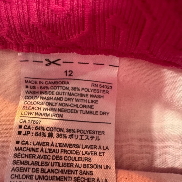 Banana Republic Fuchsia Textured Fabric Shorts NWOT. - Picture 6 of 7